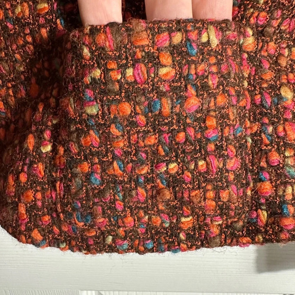 Jones New York Petite 12P cropped wool blend blazer. Tweedy material, gorgeous! - Picture 4 of 8